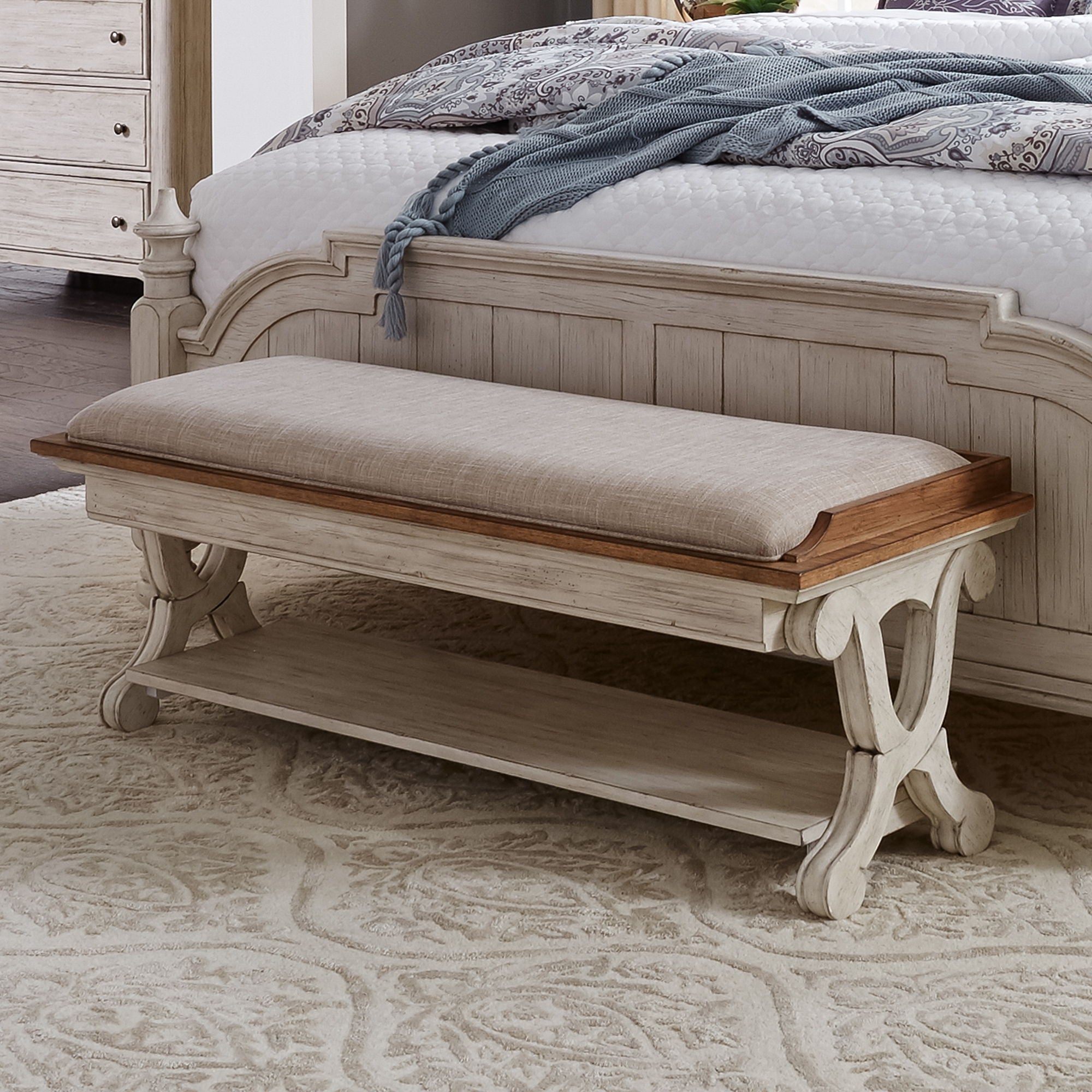 Liberty Furniture Farmhouse Reimagined – Bed Bench – White