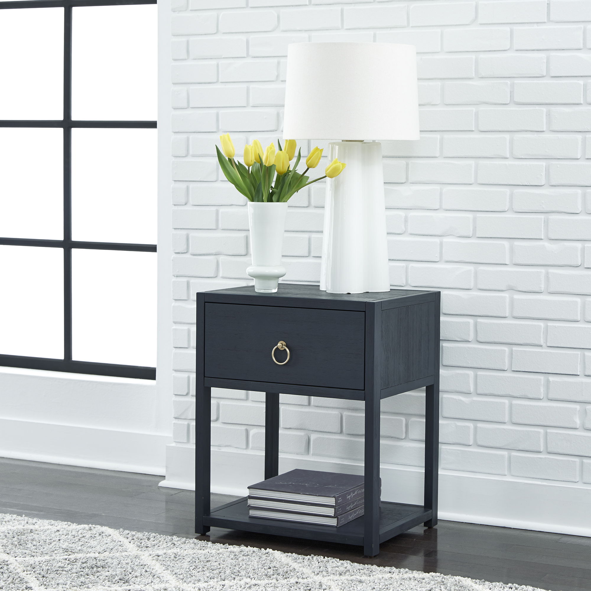 Liberty Furniture East End – 1 Shelf Accent Table – Black