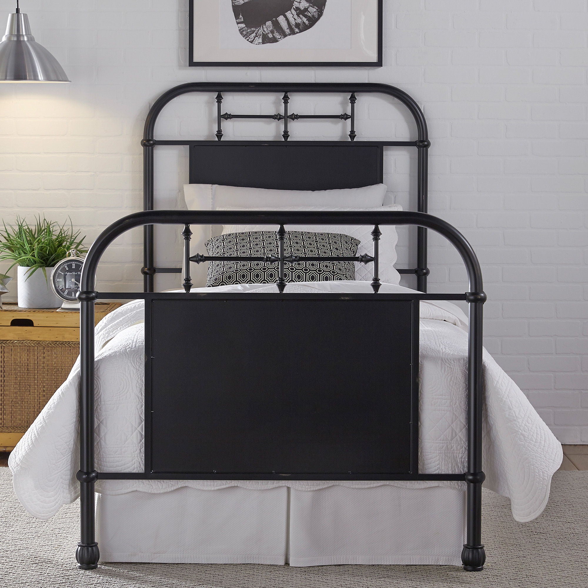 Liberty Furniture Vintage Series – Full Metal Bed – Black