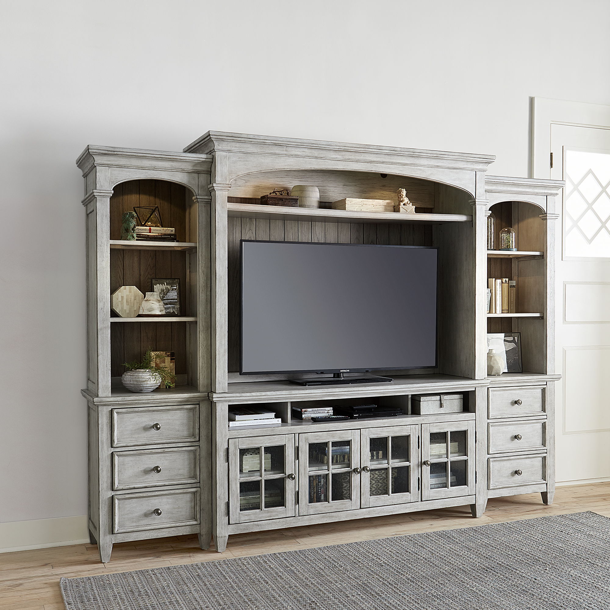 Liberty Furniture Heartland – Entertainment Center With Piers – White