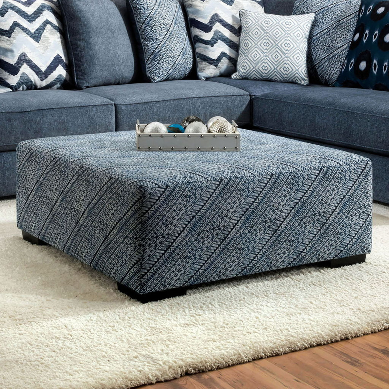 Brielle – Ottoman – Blue