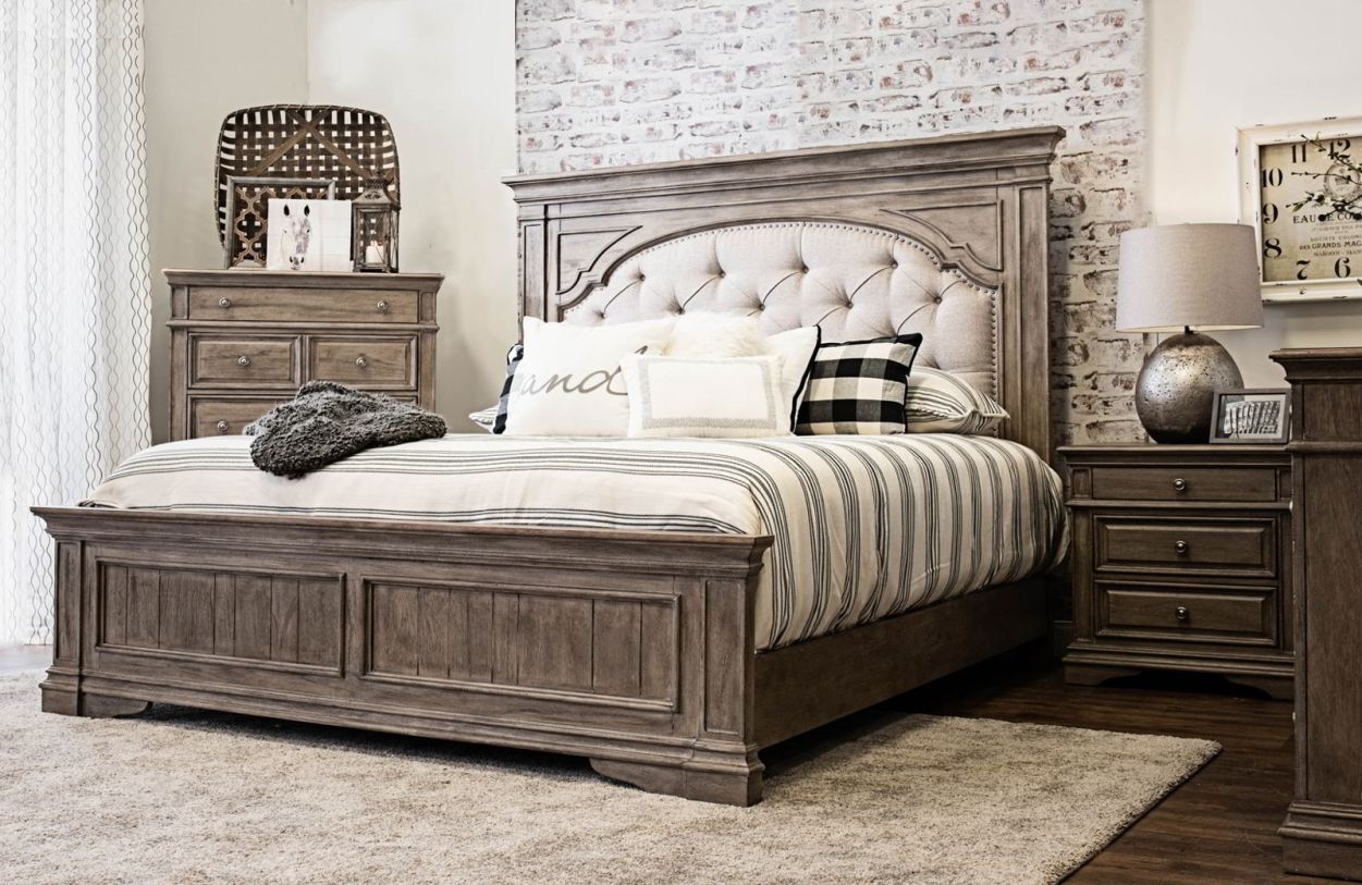 Steve Silver Highland Park 4-Piece Panel Bedroom Set in Waxed Driftwood